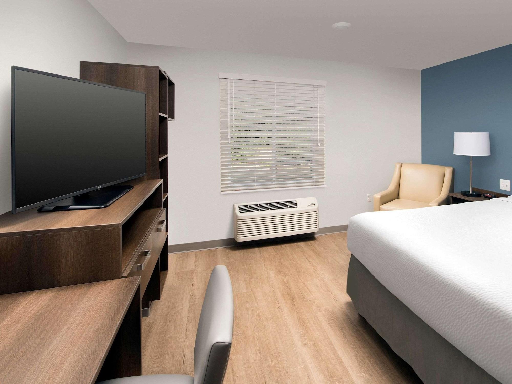 Suburban Studios Watford City מראה חיצוני תמונה