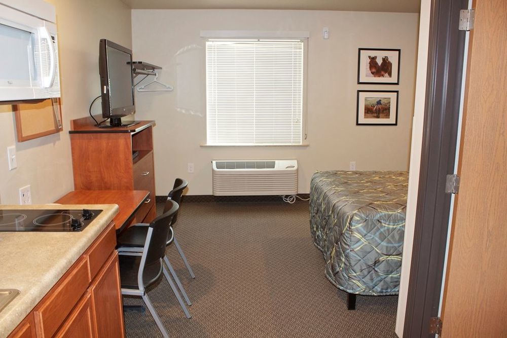 Suburban Studios Watford City חדר תמונה
